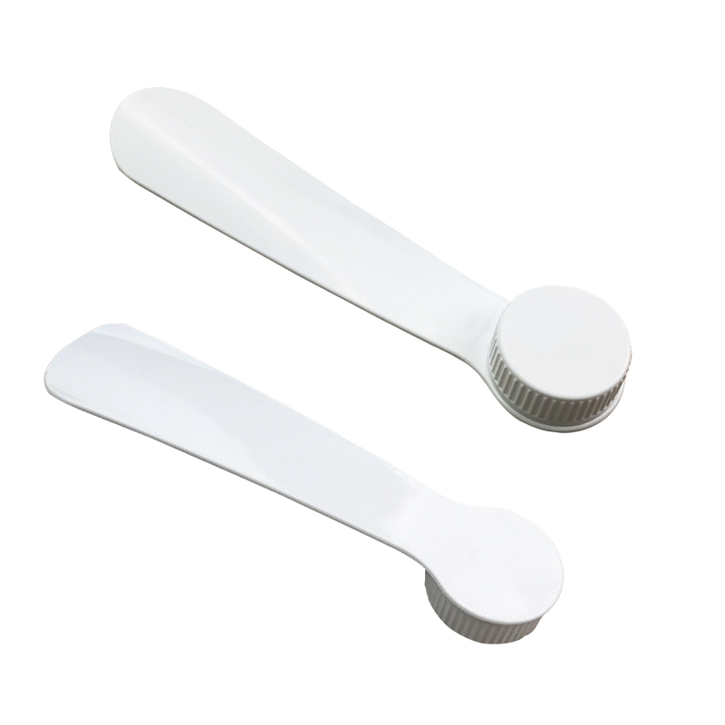 Multifunctional shoe pull