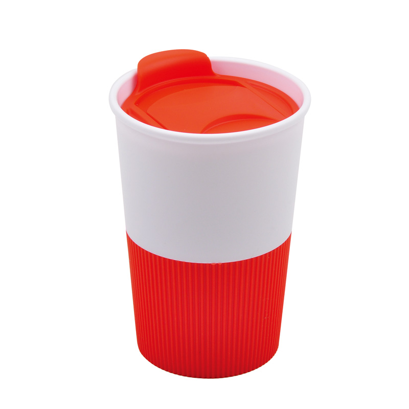 Coffee cup with grip