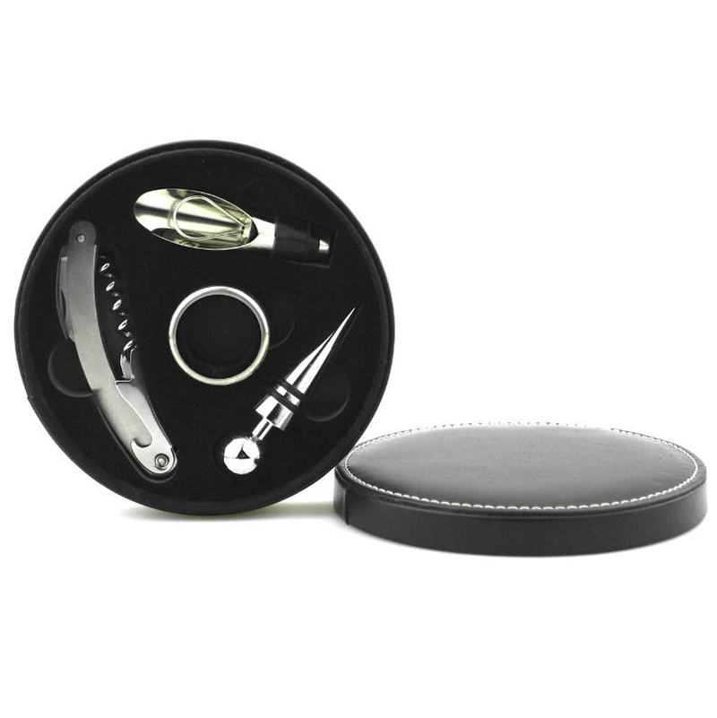 Wine set in 4-piece black leather box