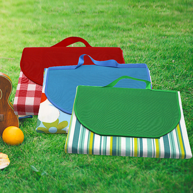 Outdoor portable picnic mat