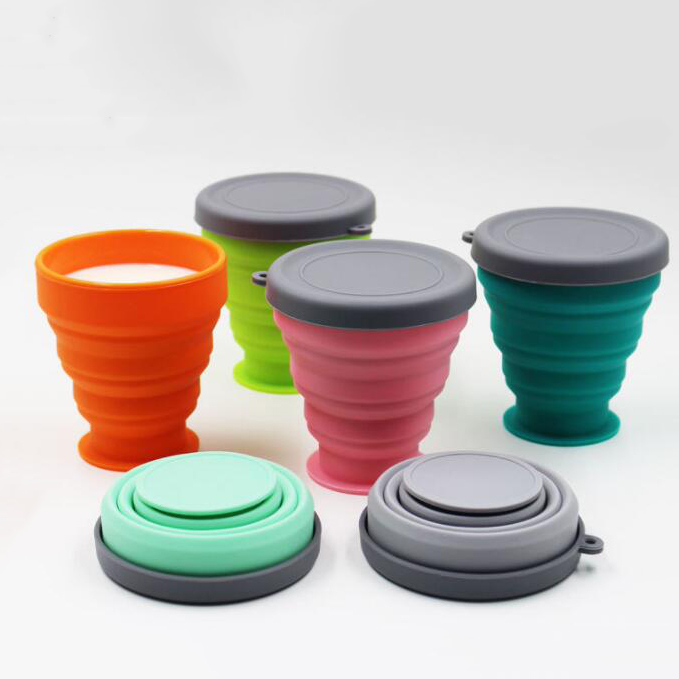 Folding silicone water cup